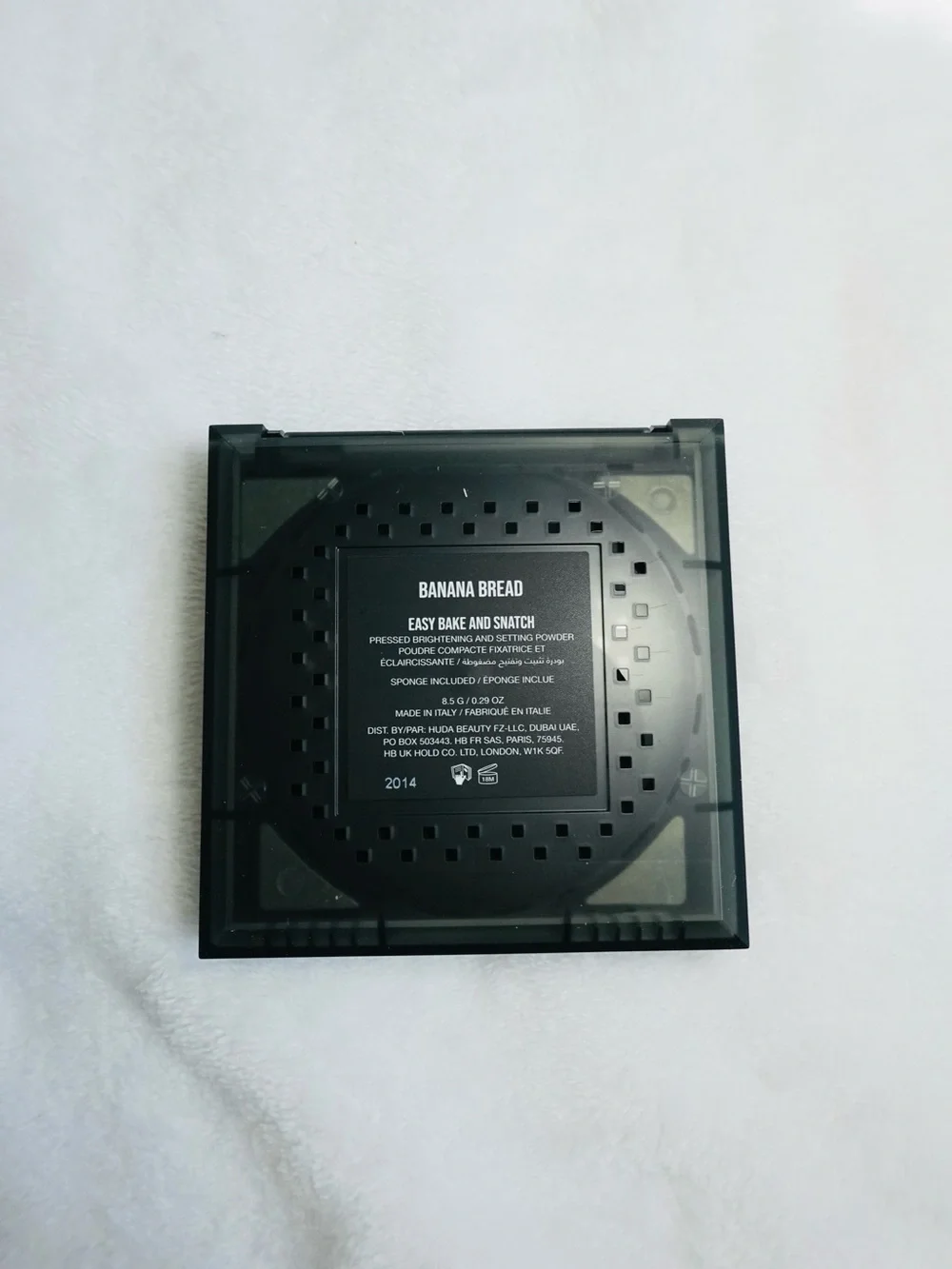 Huda Beauty Easy Bake n Snatch Pressed Brightening n Setting Powder Banana Bread